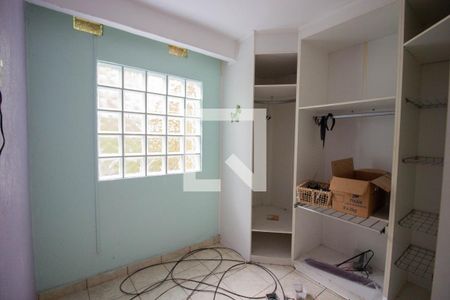 Closet do quarto 1 de casa para alugar com 3 quartos, 180m² em Jardim São Carlos (zona Leste), São Paulo