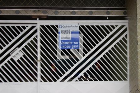 Casa à venda com 180m², 3 quartos e 2 vagas Casa à venda com 180m², 3 quartos e 2 vagasPlaca