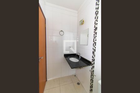 Casa à venda com 110m², 3 quartos e 2 vagasBanheiro Corredor