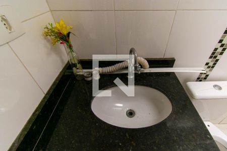 Casa à venda com 110m², 3 quartos e 2 vagasBanheiro Corredor