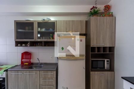 Detalhe da cozinha de apartamento para alugar com 2 quartos, 48m² em Ocian, Praia Grande