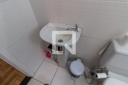 Detalhe do banheiro de apartamento para alugar com 2 quartos, 48m² em Ocian, Praia Grande