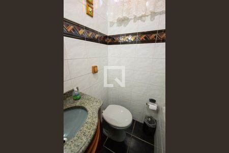 Banheiro de casa à venda com 4 quartos, 210m² em Cidade Dutra, São Paulo