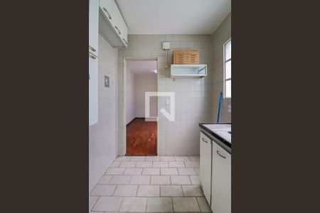 Cozinha e Área de Serviço  de apartamento para alugar com 2 quartos, 45m² em Santa Cruz, Belo Horizonte