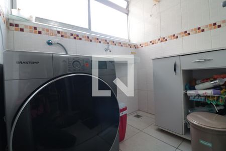 Apartamento à venda com 74m², 2 quartos e 1 vagaÁrea de Serviço