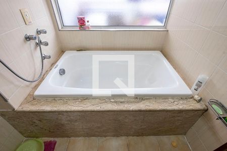 Apartamento à venda com 185m², 4 quartos e 3 vagasSuíte 1 - Banheiro