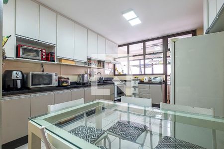 Apartamento à venda com 185m², 4 quartos e 3 vagasCozinha