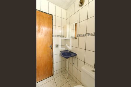 Banheiro de apartamento para alugar com 2 quartos, 53m² em Morro Branco, Itaquaquecetuba