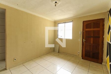 Sala de apartamento para alugar com 2 quartos, 53m² em Morro Branco, Itaquaquecetuba