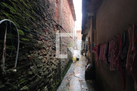 Casa para alugar com 50m², 2 quartos e sem vagaQuintal lateral