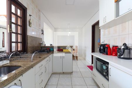 Casa para alugar com 130m², 3 quartos e 3 vagas Casa para alugar com 130m², 3 quartos e 3 vagasCozinha