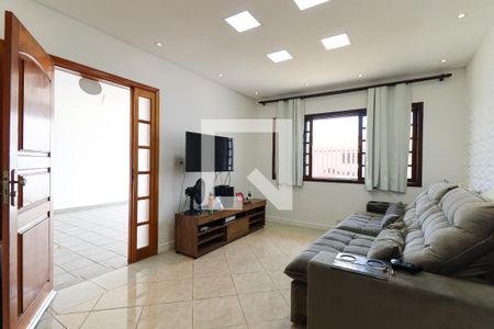 Casa para alugar com 130m², 3 quartos e 3 vagas Casa para alugar com 130m², 3 quartos e 3 vagasSala