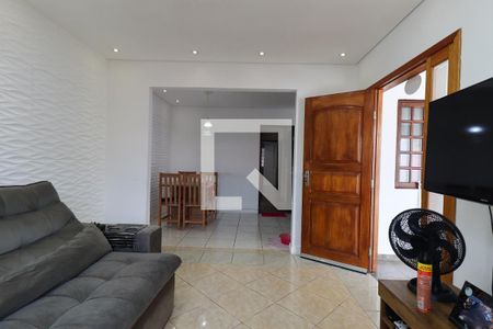 Casa para alugar com 130m², 3 quartos e 3 vagas Casa para alugar com 130m², 3 quartos e 3 vagasSala