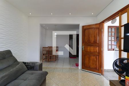 Casa para alugar com 130m², 3 quartos e 3 vagas Casa para alugar com 130m², 3 quartos e 3 vagasSala