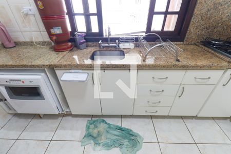 Casa para alugar com 130m², 3 quartos e 3 vagas Casa para alugar com 130m², 3 quartos e 3 vagasCozinha
