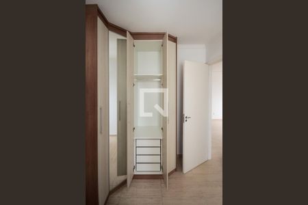 Quarto de apartamento para alugar com 2 quartos, 45m² em Quinta da Paineira, São Paulo