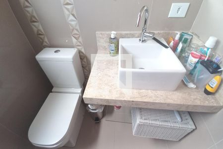 Apartamento à venda com 65m², 2 quartos e 1 vaga Apartamento à venda com 65m², 2 quartos e 1 vagaDetalhe do banheiro