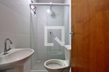Banheiro de kitnet/studio para alugar com 1 quarto, 36m² em Vila Palmares, Santo André