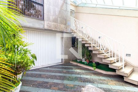 Casa à venda com 150m², 4 quartos e 8 vagasQuintal da Frente