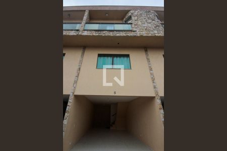 Casa de condomínio à venda com 95m², 3 quartos e 2 vagasfrente da casa