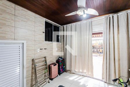 Casa à venda com 100m², 3 quartos e 2 vagasQuarto de Serviço