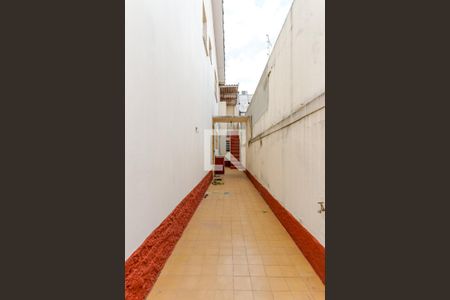 Casa à venda com 180m², 3 quartos e 3 vagas Casa à venda com 180m², 3 quartos e 3 vagasCorredor Externo