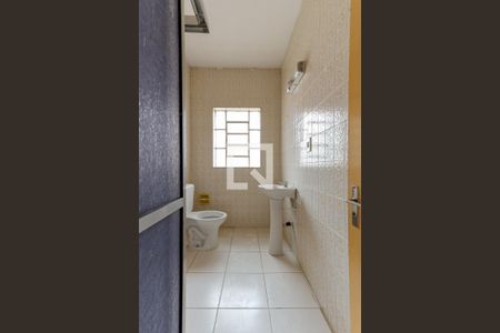 Casa à venda com 180m², 3 quartos e 3 vagas Casa à venda com 180m², 3 quartos e 3 vagasBanheiro