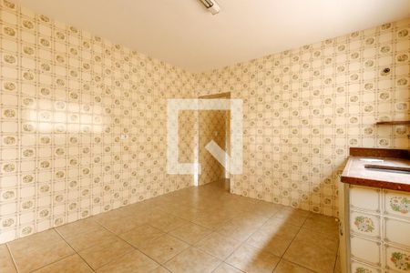 Casa à venda com 180m², 3 quartos e 3 vagas Casa à venda com 180m², 3 quartos e 3 vagasCozinha