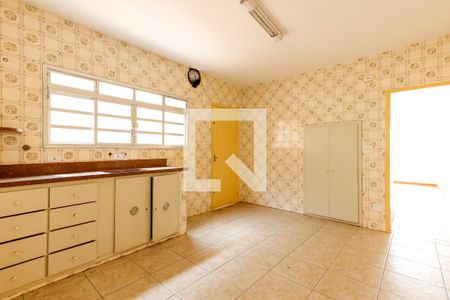 Casa à venda com 180m², 3 quartos e 3 vagas Casa à venda com 180m², 3 quartos e 3 vagasCozinha