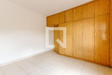 Casa à venda com 180m², 3 quartos e 3 vagas Casa à venda com 180m², 3 quartos e 3 vagasQuarto 3