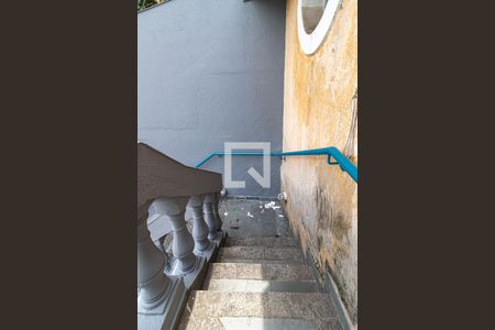 Casa à venda com 55m², 1 quarto e 1 vagaEscada