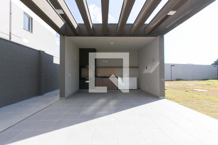 Apartamento para alugar com 37m², 2 quartos e sem vagaÁrea comum - Churrasqueira
