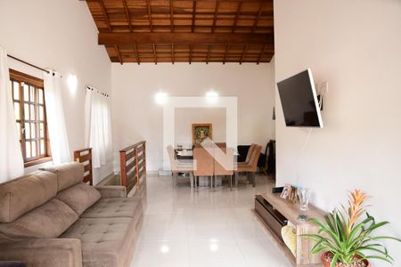 Sala de casa para alugar com 3 quartos, 200m² em Jardim Sabiá, Cotia