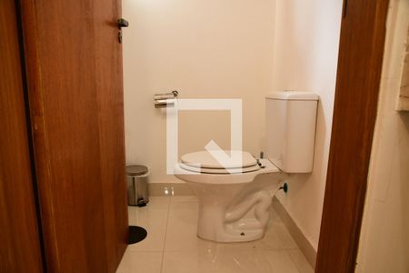 Lavabo de casa para alugar com 3 quartos, 200m² em Jardim Sabiá, Cotia