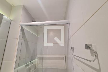 Apartamento à venda com 77m², 2 quartos e 1 vaga Apartamento à venda com 77m², 2 quartos e 1 vagaBanheiro