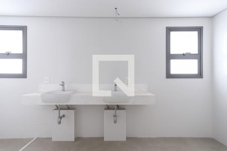 Apartamento à venda com 255m², 4 quartos e 4 vagas Apartamento à venda com 255m², 4 quartos e 4 vagasBanheiro da Suíte 4