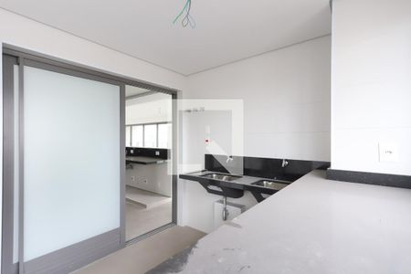 Apartamento à venda com 255m², 4 quartos e 4 vagas Apartamento à venda com 255m², 4 quartos e 4 vagasLavanderia