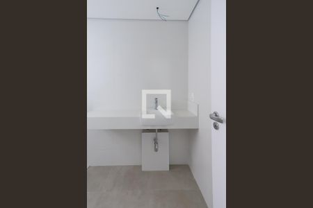 Apartamento à venda com 255m², 4 quartos e 4 vagas Apartamento à venda com 255m², 4 quartos e 4 vagasBanheiro da Suíte 2