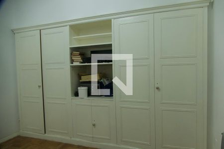 Apartamento à venda com 285m², 4 quartos e 2 vagas Apartamento à venda com 285m², 4 quartos e 2 vagasQuarto
