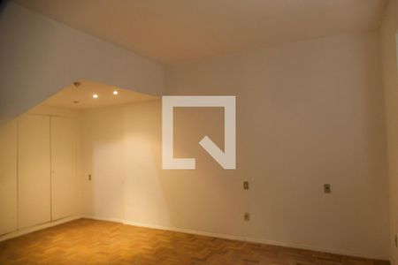 Apartamento à venda com 285m², 4 quartos e 2 vagas Apartamento à venda com 285m², 4 quartos e 2 vagasSuíte