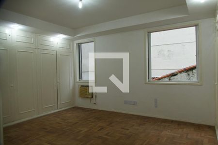 Apartamento à venda com 285m², 4 quartos e 2 vagas Apartamento à venda com 285m², 4 quartos e 2 vagasSuíte