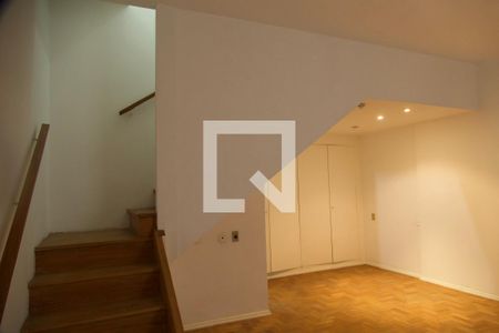 Apartamento à venda com 285m², 4 quartos e 2 vagas Apartamento à venda com 285m², 4 quartos e 2 vagasSuíte