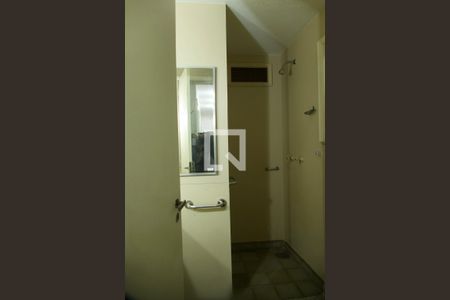 Apartamento à venda com 285m², 4 quartos e 2 vagas Apartamento à venda com 285m², 4 quartos e 2 vagasBanheiro social
