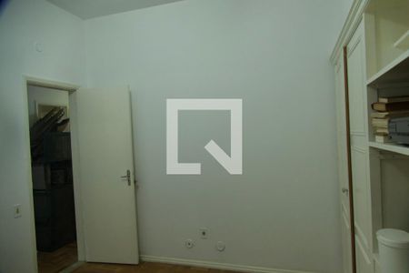 Apartamento à venda com 285m², 4 quartos e 2 vagas Apartamento à venda com 285m², 4 quartos e 2 vagasQuarto