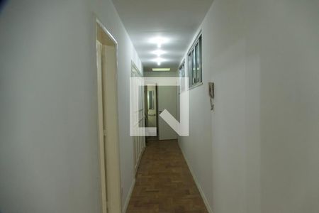 Apartamento à venda com 285m², 4 quartos e 2 vagas Apartamento à venda com 285m², 4 quartos e 2 vagasCorredor