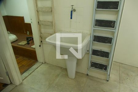 Apartamento à venda com 285m², 4 quartos e 2 vagas Apartamento à venda com 285m², 4 quartos e 2 vagasÁrea serviço