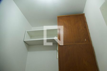 Apartamento à venda com 285m², 4 quartos e 2 vagas Apartamento à venda com 285m², 4 quartos e 2 vagasQuarto serviço