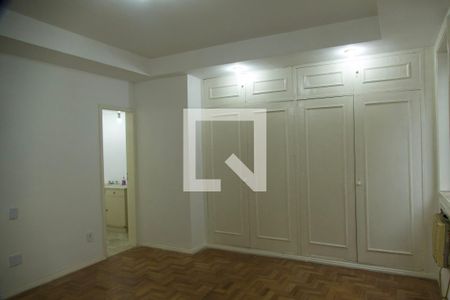 Apartamento à venda com 285m², 4 quartos e 2 vagas Apartamento à venda com 285m², 4 quartos e 2 vagasSuíte