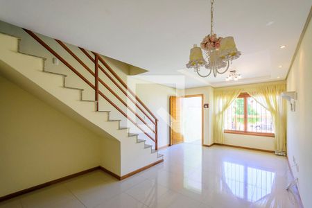 Sala de casa à venda com 2 quartos, 143m² em Guarujá, Porto Alegre