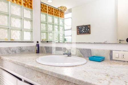 Apartamento à venda com 169m², 2 quartos e 1 vagaDetalhe do Banheiro da Suite